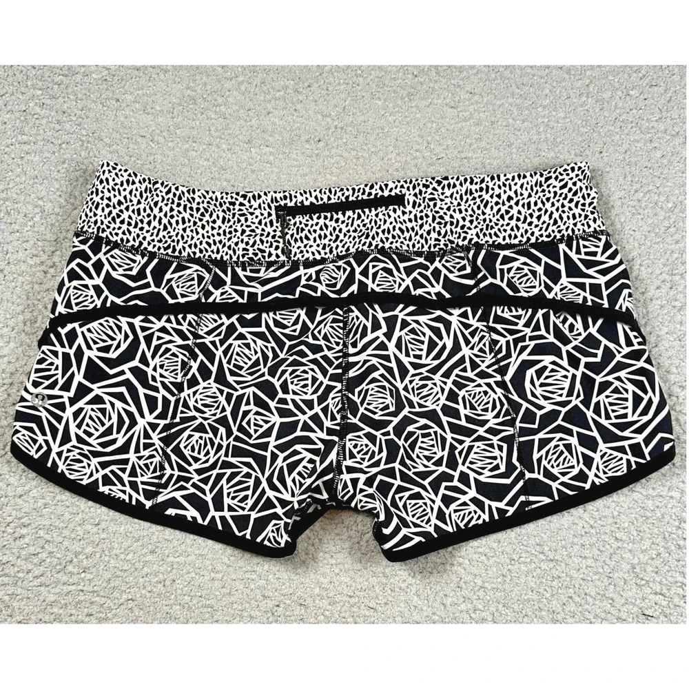 Lululemon Speed Shorts Women's 10 Posey Miss Mosaic Black White Run 2.5